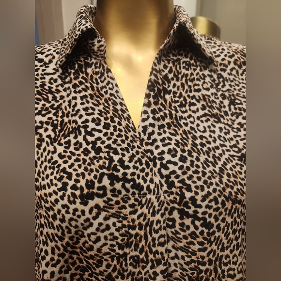 Worthington Leopard Blouse V Neck Short Sleeve Button Up Back - Picture 2 of 8